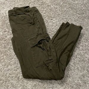 Chur Cargo Pants olive green junior size 7 inseam 28”